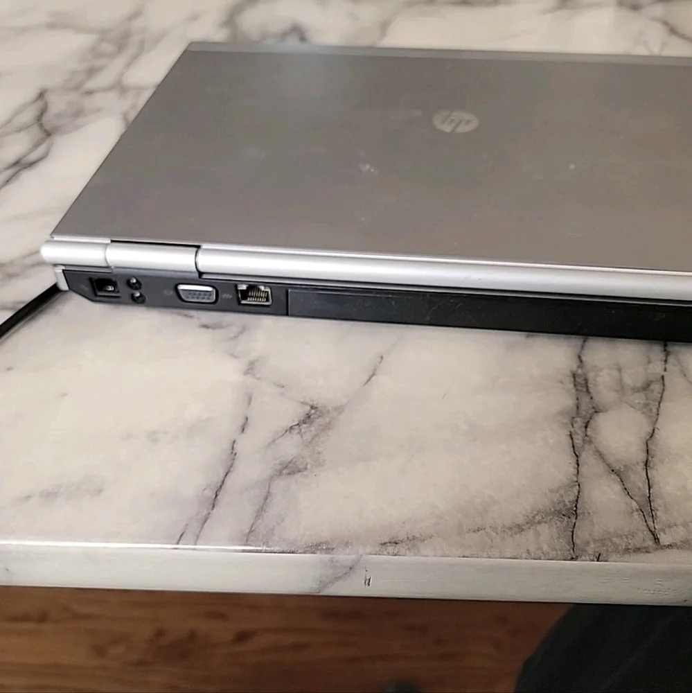 HP EliteBook 8470p Window's Pro. Powers On Memory Wiped And Operators System